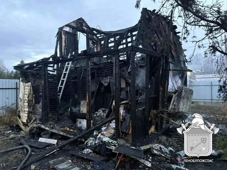 Пожарные Леноблпожспас потушили за сутки дома, бани, «КАМАЗ», сарай и постель