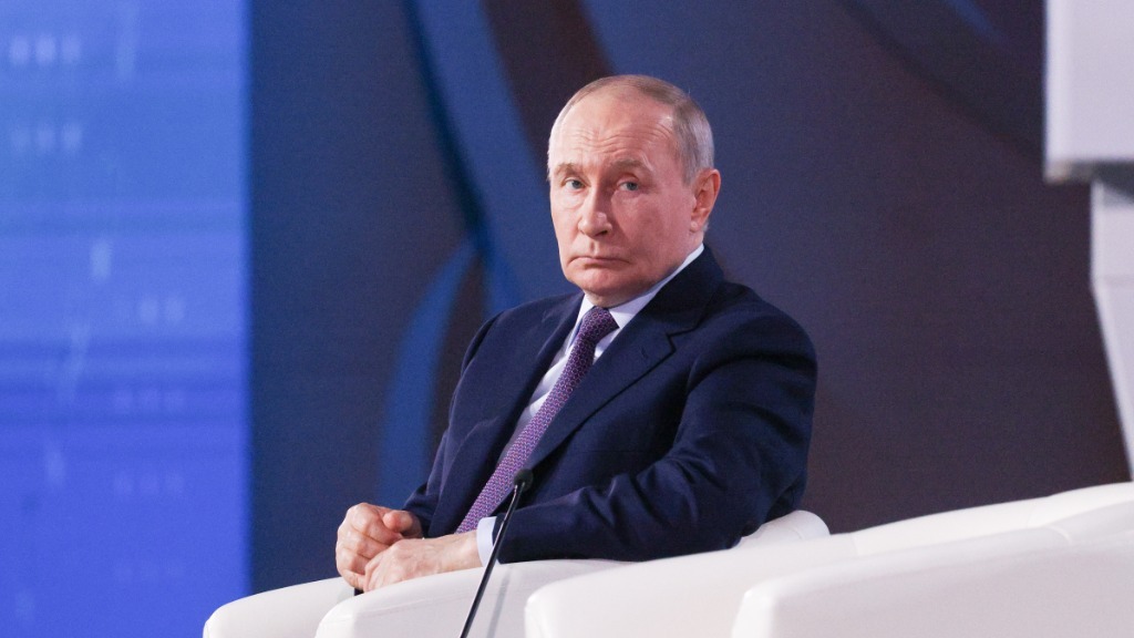 Путин поручил определить понятие «общероссийской идентичности в архитектуре»