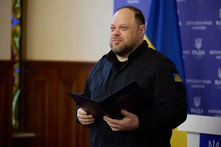 Рада унюхала советский след в законах: На Украине решили декоммунизировать юридический язык