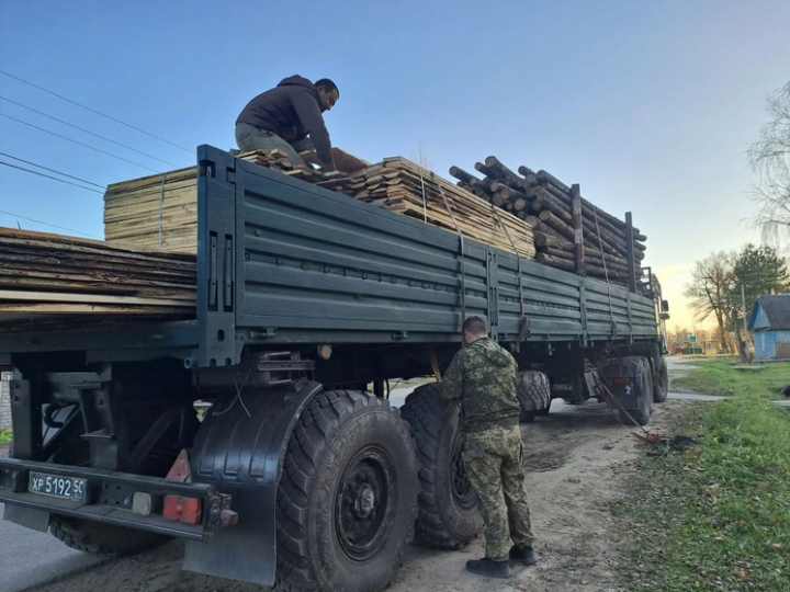 Оленинцы продолжают активную помощь фронту