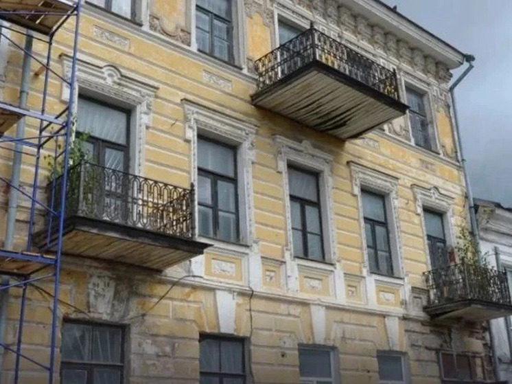 Два объекта культурного наследия продают в Устюжне за рубль