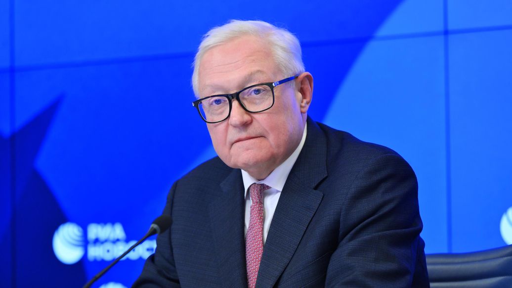 С администрацией Трампа идет интенсивный диалог, заявил Рябков