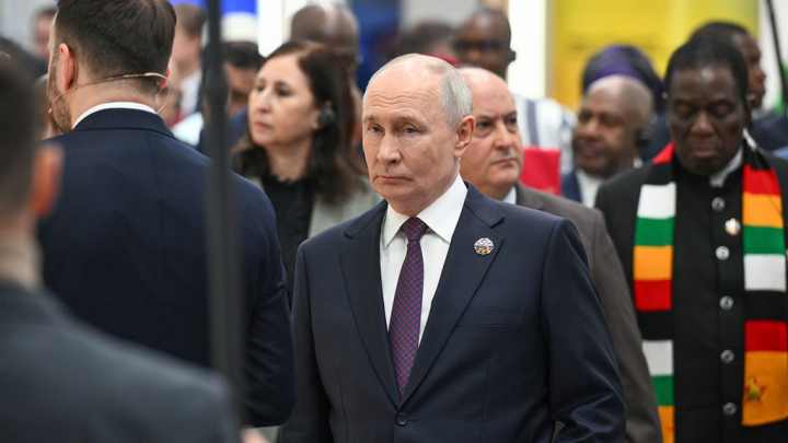 Путин предложил гостям форума «Россия – Африка» попробовать российское мороженое