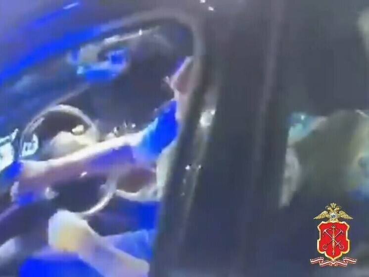 В Петербурге пьяный лихач проиграл в гонки со стрельбой по колесам с полицией