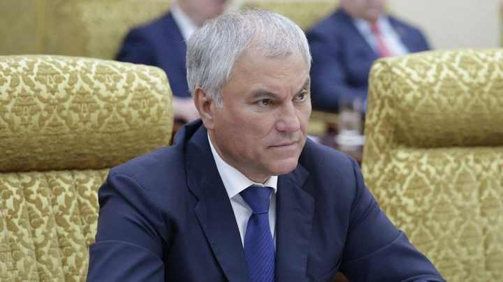 Госдума не устанавливает тарифы на услуги ЖКХ, заявил Володин