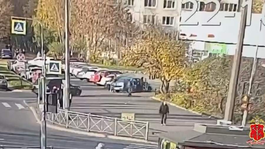 Полиция Фрунзенского района возбудила уголовное дело после вымогательства денег у школьника