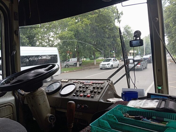 В Сочи водителя автобуса наказали за выезд на встречную полосу