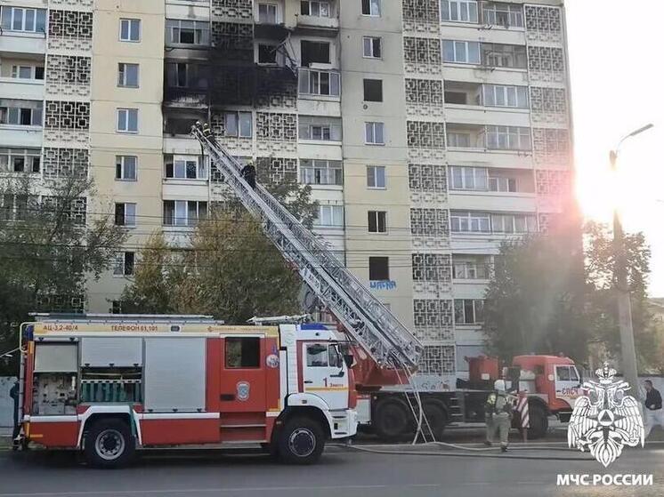 В Элисте потушили пожар в нежилом подъезде дома